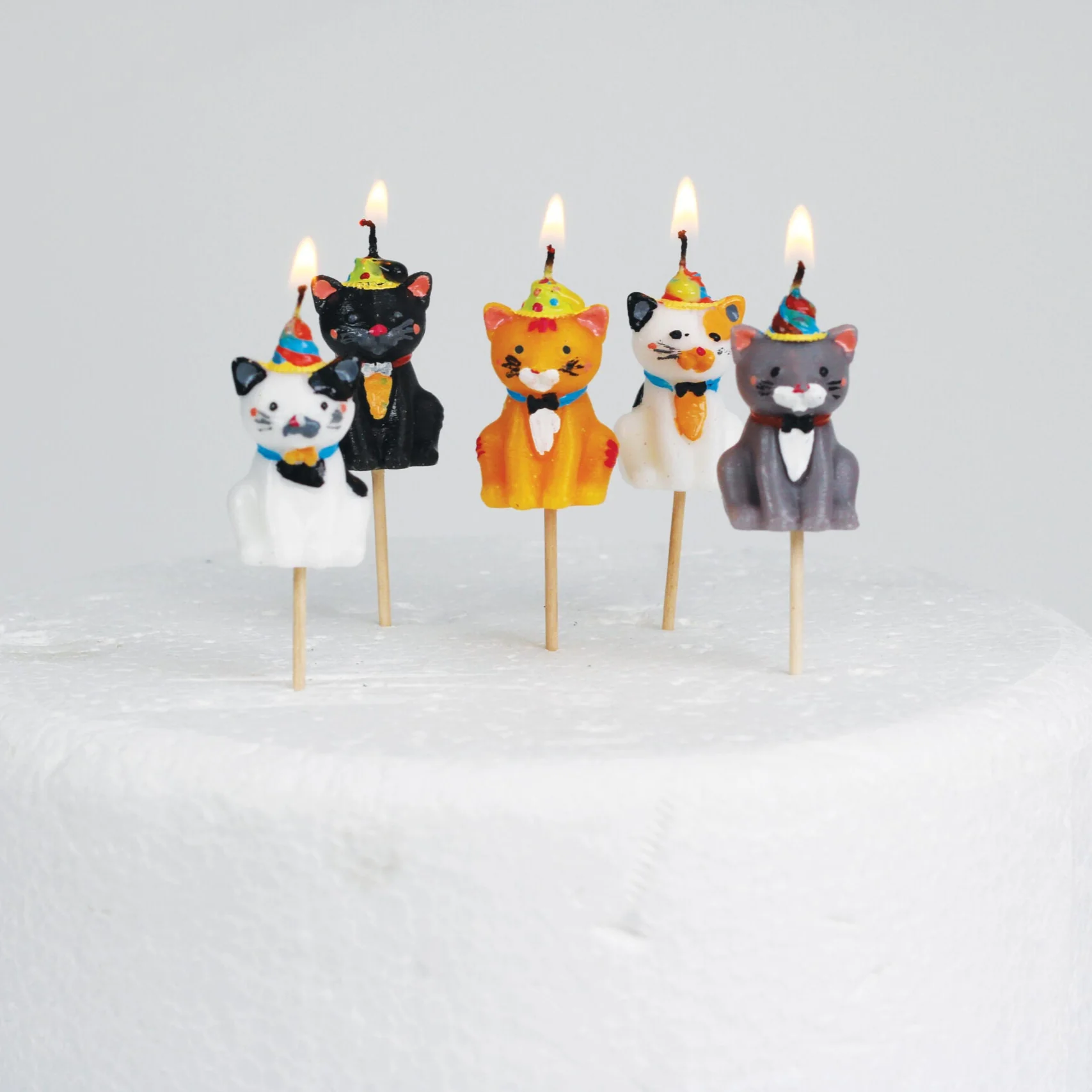Cake Candles: Cats in Party Hats - Image 4